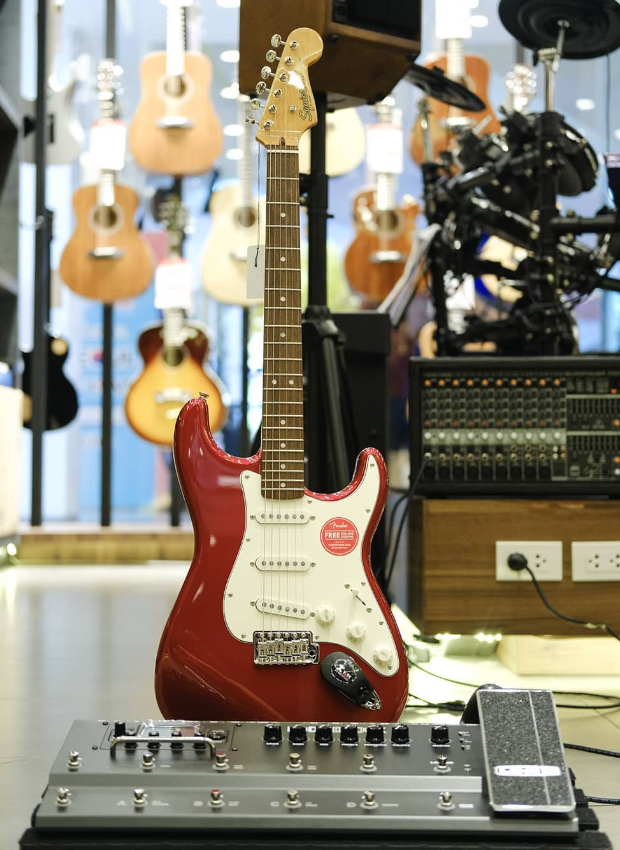 For a beginner electric guitar, it's a little bit less of a features issue and more of an experience issue. The Classic Vibe series will definitely give you the experience with an acceptable beginner-level cost. For a beginner electric guitar, it's a little bit less of a features issue and more of an experience issue. The Classic Vibe series will definitely give you the experience with an acceptable beginner-level cost.