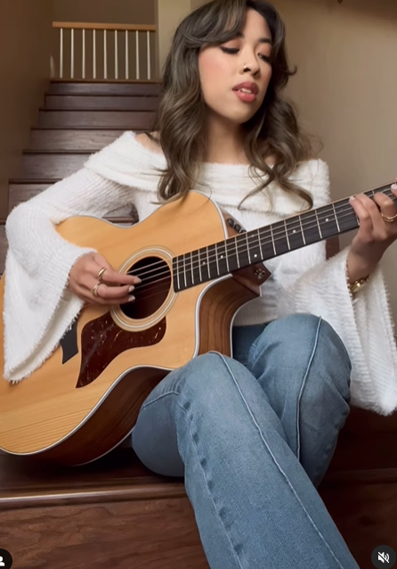 Once again, a great acoustic for fingerpicking and brighter notes/styles. Once again, a great acoustic for fingerpicking and brighter notes/styles.