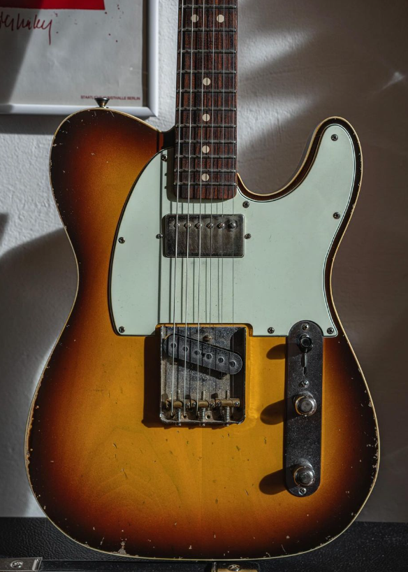 Rosewood necks on Teles are just beautiful.