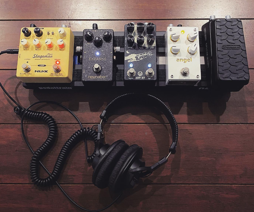 Five total pedals fit pretty well on the Nano Plus, though not with much room to spare.