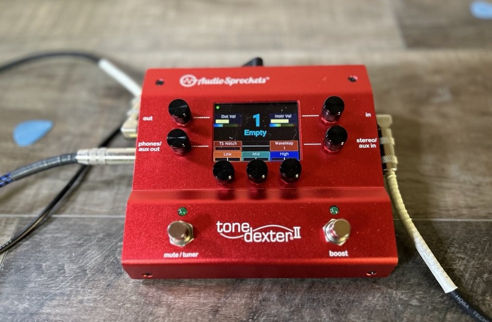 Three-band EQ, feedback suppression, LCD display, and WaveMap technology are just a few of the perks. 