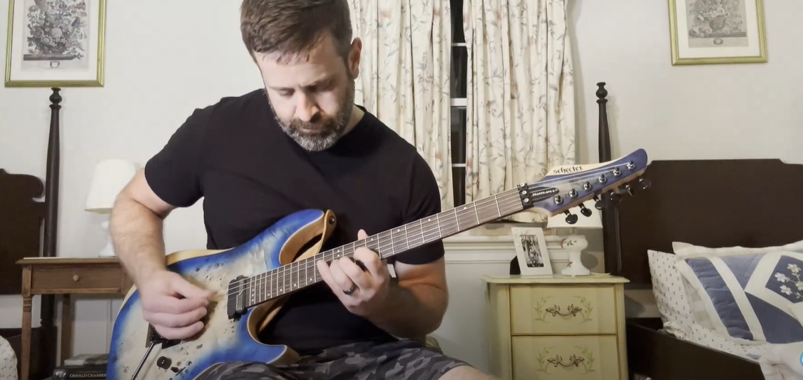 The main feature on the control side is the Sustainiac pickup. That thing is just insane.